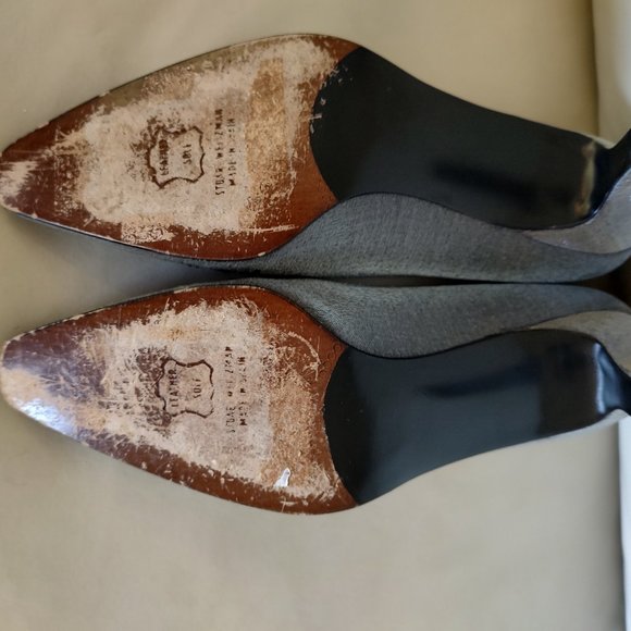 Stuart Weitzman silver grey metallic evening pumps. 2.5" heel. Size 8.5 - Picture 5 of 7